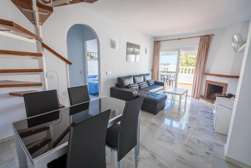 Apartamentos Las Rosas De Capistrano Nerja Eksteriør billede