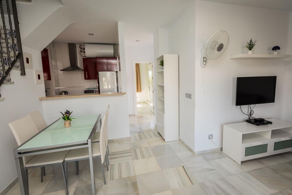 Apartamentos Las Rosas De Capistrano Nerja Eksteriør billede